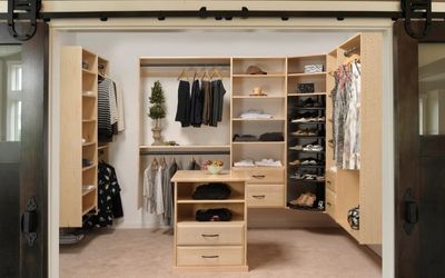 The Benefits of a Custom Reach-In Closet