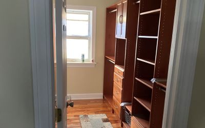 Comparing DIY vs. Professional Closet Installation