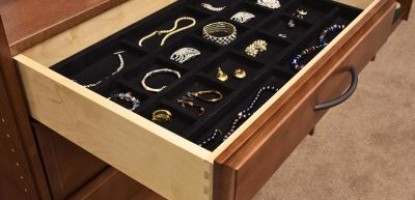 Reasons To Include Drawer Dividers in Closet Organization