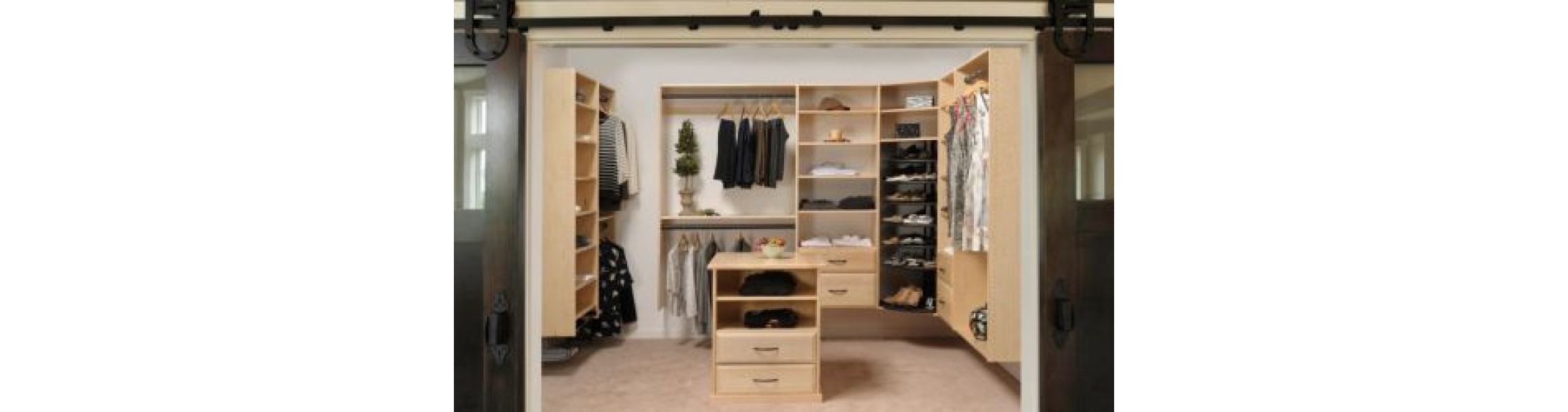 How To Utilize Corners and Odd Spaces in Closet Design