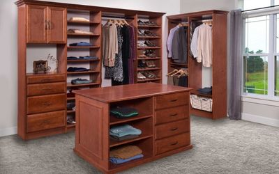 A Quick Look at the History of Walk-In Closets